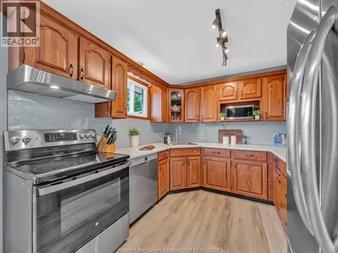 20 St. Charles Place Amherstburg ON N9V 3J7