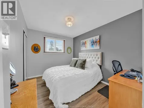 20 St. Charles Place Amherstburg ON N9V 3J7