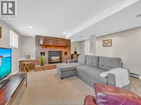 20 St. Charles Place Amherstburg ON N9V 3J7