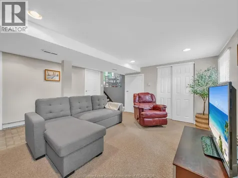 20 St. Charles Place Amherstburg ON N9V 3J7