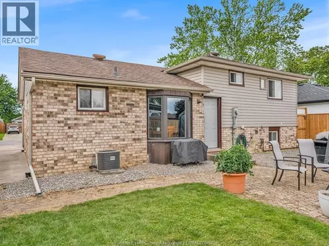 20 St. Charles Place Amherstburg ON N9V 3J7