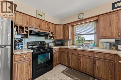9601 County Road 18 Amherstburg ON N9V 2Y8