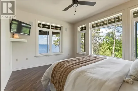 254 Oakridge Trail Skead ON P0M 2Y0