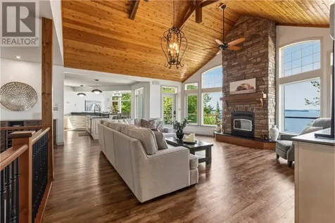 254 Oakridge Trail Skead ON P0M 2Y0