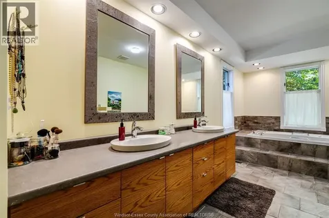 1126 Campbell Lane Kingsville ON N9Y 2G4