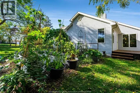 1126 Campbell Lane Kingsville ON N9Y 2G4