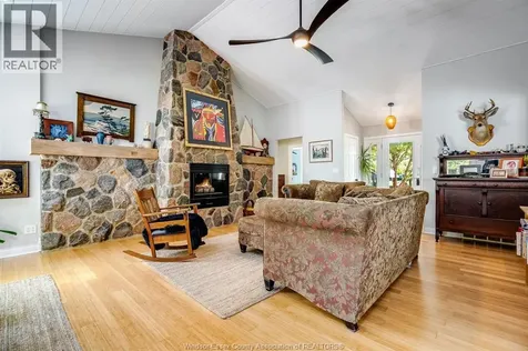 1126 Campbell Lane Kingsville ON N9Y 2G4