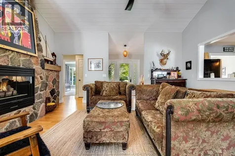 1126 Campbell Lane Kingsville ON N9Y 2G4