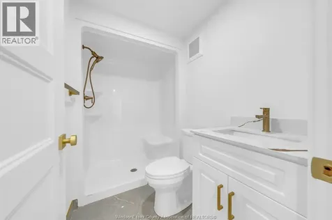 1035 Croydon Lasalle ON N9E 1E5