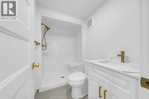 1035 Croydon Lasalle ON N9E 1E5
