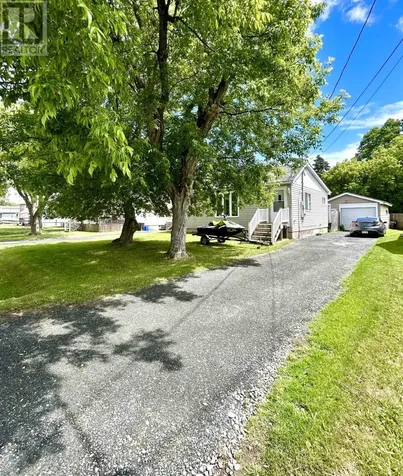 1018 Cornwall Avenue North Fort Frances ON P9A 3H1