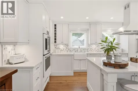 2113 Courtland Drive Burlington ON L7R 1R7