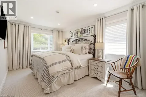 2113 Courtland Drive Burlington ON L7R 1R7