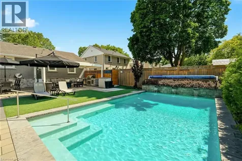 2113 Courtland Drive Burlington ON L7R 1R7