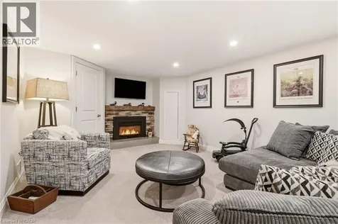 2113 Courtland Drive Burlington ON L7R 1R7