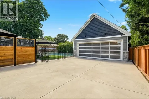 2113 Courtland Drive Burlington ON L7R 1R7