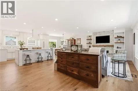 2113 Courtland Drive Burlington ON L7R 1R7