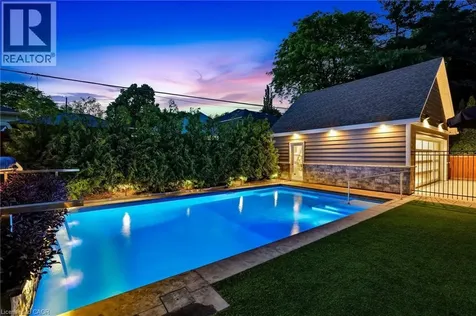 2113 Courtland Drive Burlington ON L7R 1R7