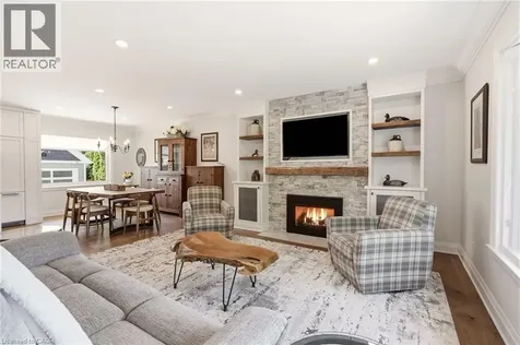2113 Courtland Drive Burlington ON L7R 1R7