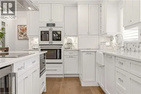 2113 Courtland Drive Burlington ON L7R 1R7