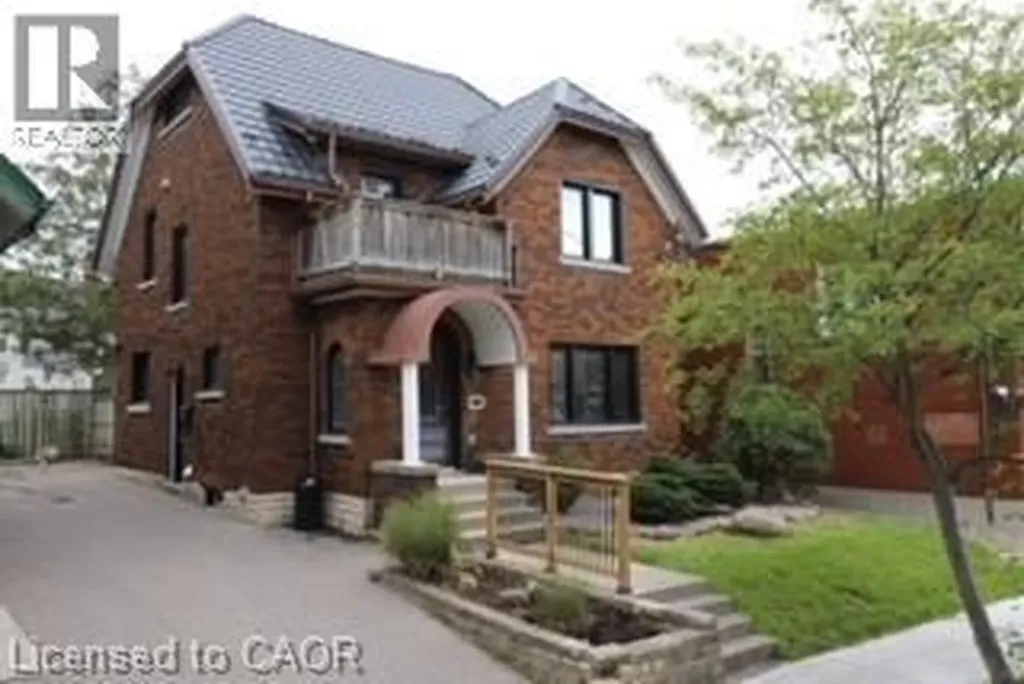 5 Betzner Avenue North Kitchener ON N2H 3B6