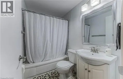 483 Kingscourt Drive Waterloo ON N2K 2X9