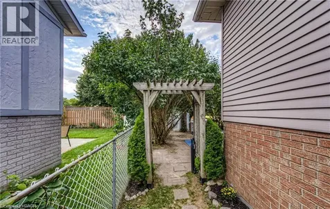 483 Kingscourt Drive Waterloo ON N2K 2X9