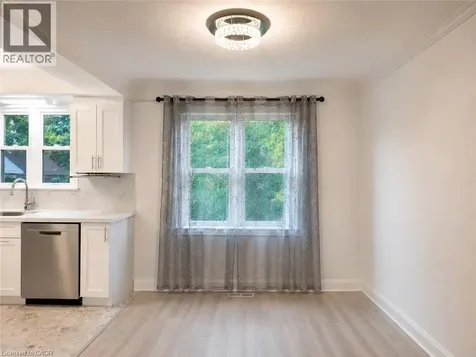 128 Oxford Street Kitchener ON N2H 4R9