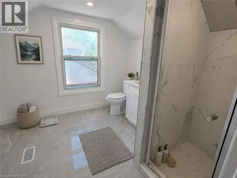 128 Oxford Street Kitchener ON N2H 4R9