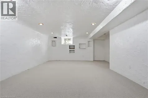 15 Green Valley Drive Kitchener ON N2P 1K7