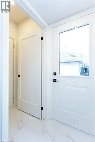 29 Dana Drive Hamilton ON L9A 3H7