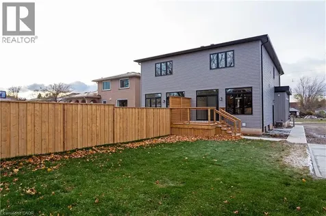 29 Dana Drive Hamilton ON L9A 3H7