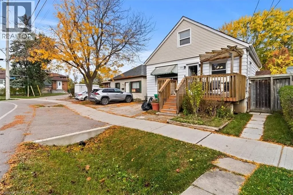 1097 Enola Avenue Mississauga ON L5G 4B1