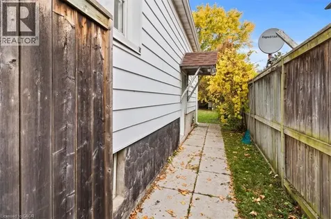 1097 Enola Avenue Mississauga ON L5G 4B1