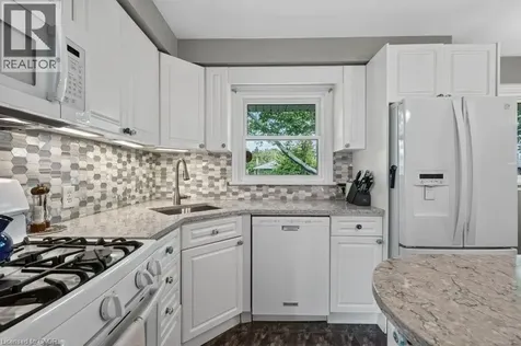 15 Roxanne Drive St. Catharines ON L2M 3G8