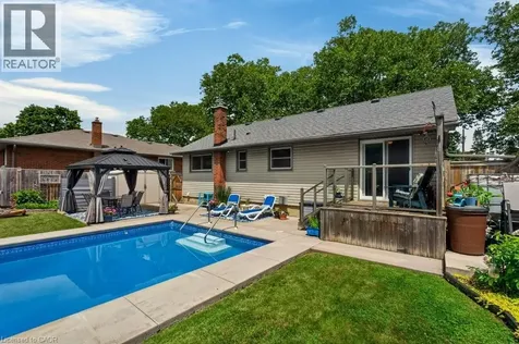 15 Roxanne Drive St. Catharines ON L2M 3G8
