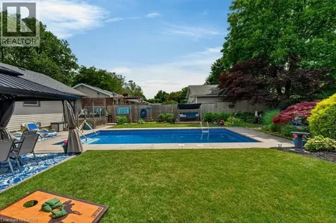 15 Roxanne Drive St. Catharines ON L2M 3G8