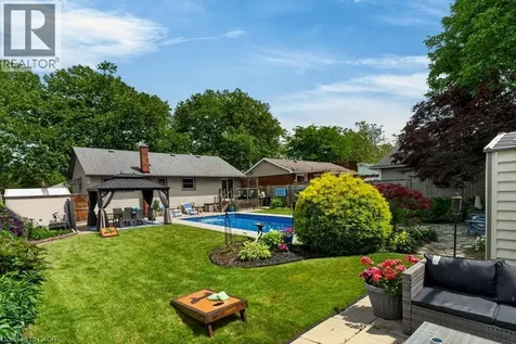 15 Roxanne Drive St. Catharines ON L2M 3G8