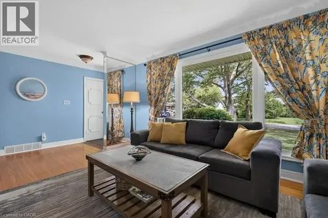 15 Roxanne Drive St. Catharines ON L2M 3G8