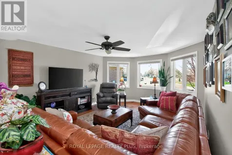 99 Peel Street Penetanguishene ON L9M 1C3