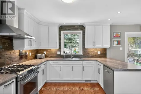 99 Peel Street Penetanguishene ON L9M 1C3