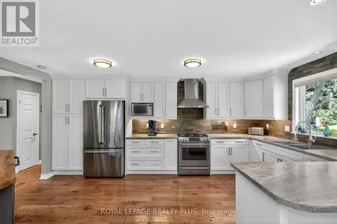 99 Peel Street Penetanguishene ON L9M 1C3