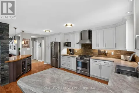 99 Peel Street Penetanguishene ON L9M 1C3
