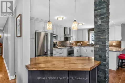 99 Peel Street Penetanguishene ON L9M 1C3