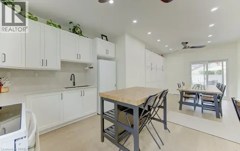 17 Amelia Street Paris ON N3L 1Z4