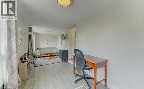 17 Amelia Street Paris ON N3L 1Z4