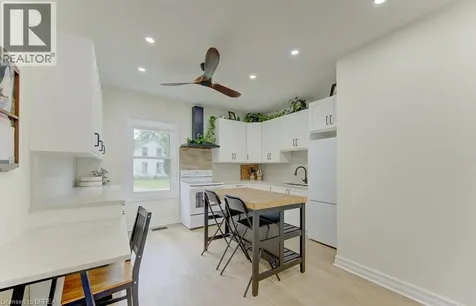 17 Amelia Street Paris ON N3L 1Z4
