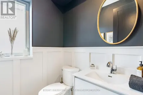 24 Grace Avenue Orillia ON L3V 2K2