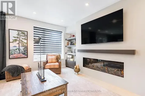 24 Grace Avenue Orillia ON L3V 2K2