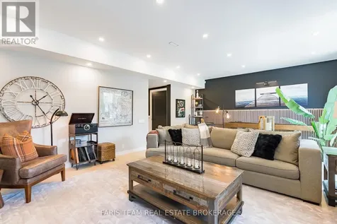 24 Grace Avenue Orillia ON L3V 2K2